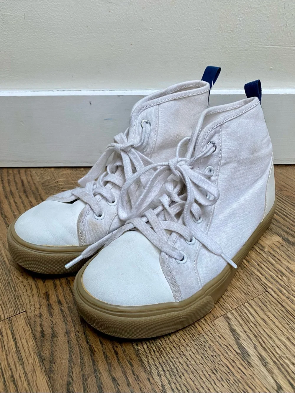 Old Navy White Canvas Hi-Top Canvas Sneakers w/ Gum Sole Kids size 1